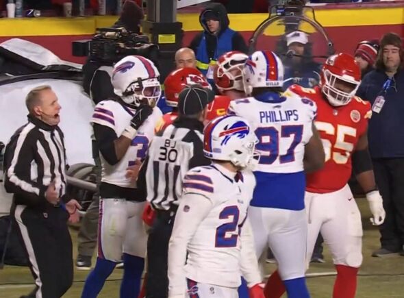 taylor swift travis kelce headbutt