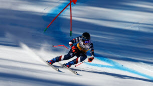 Garmisch-Partenkirchen : Jacqueline Wiles ouvre encore le portillon d'une descente, Laura Gauché dossard 16