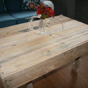 reclaimed pallet wood table