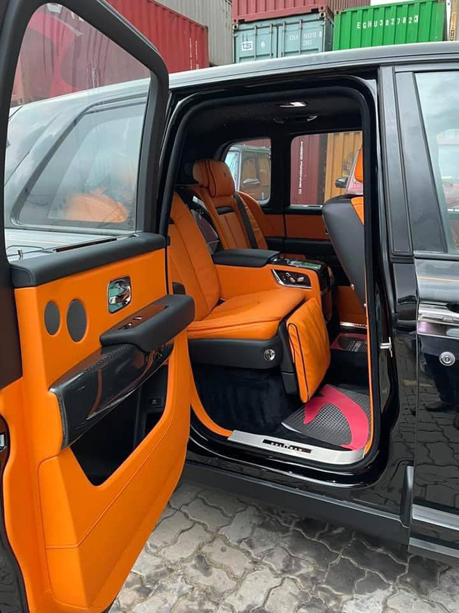 Rolls Royce Cullinan  Elite Car Rentals