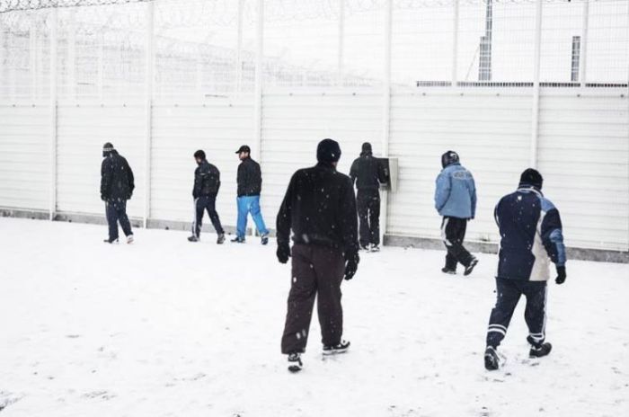 A Look At Life Inside Of A French Prison (21 pics)