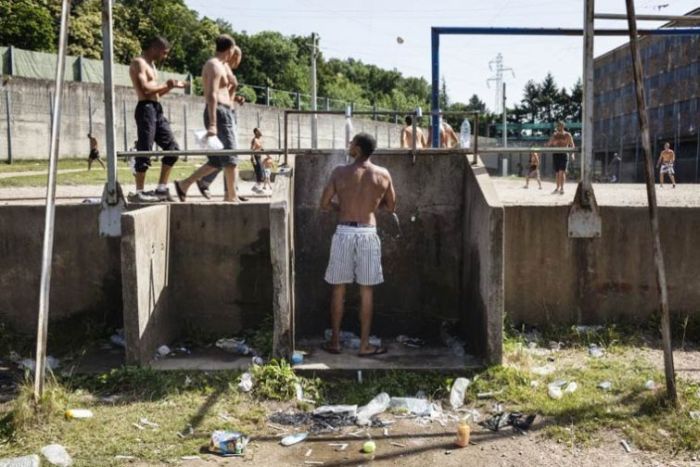 A Look At Life Inside Of A French Prison (21 pics)