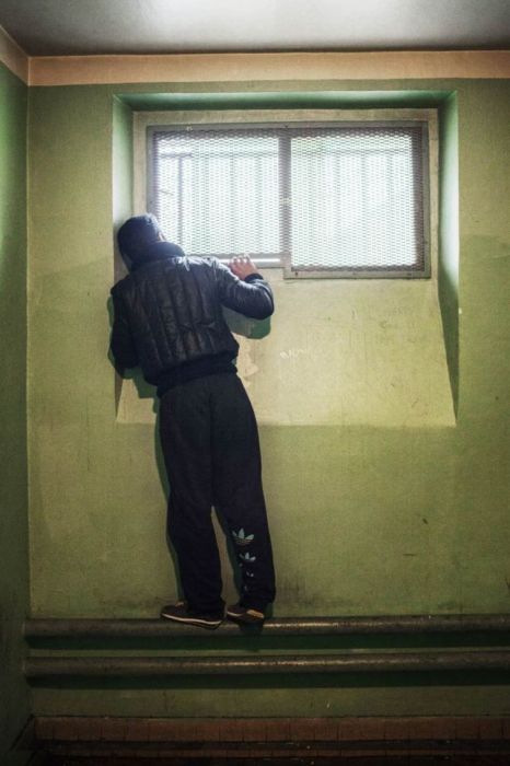 A Look At Life Inside Of A French Prison (21 pics)