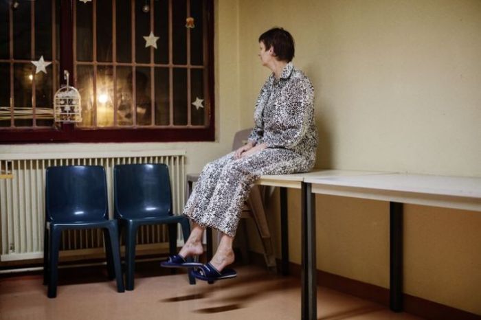 A Look At Life Inside Of A French Prison (21 pics)