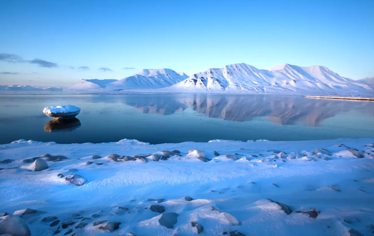 Glass-still waters around Spitsbergen