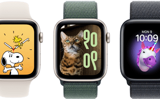 Šestery Apple Watch a na nich možnosti ciferníků, včetně ciferníků Memoji, Fotky, Portrét a Snoopy 