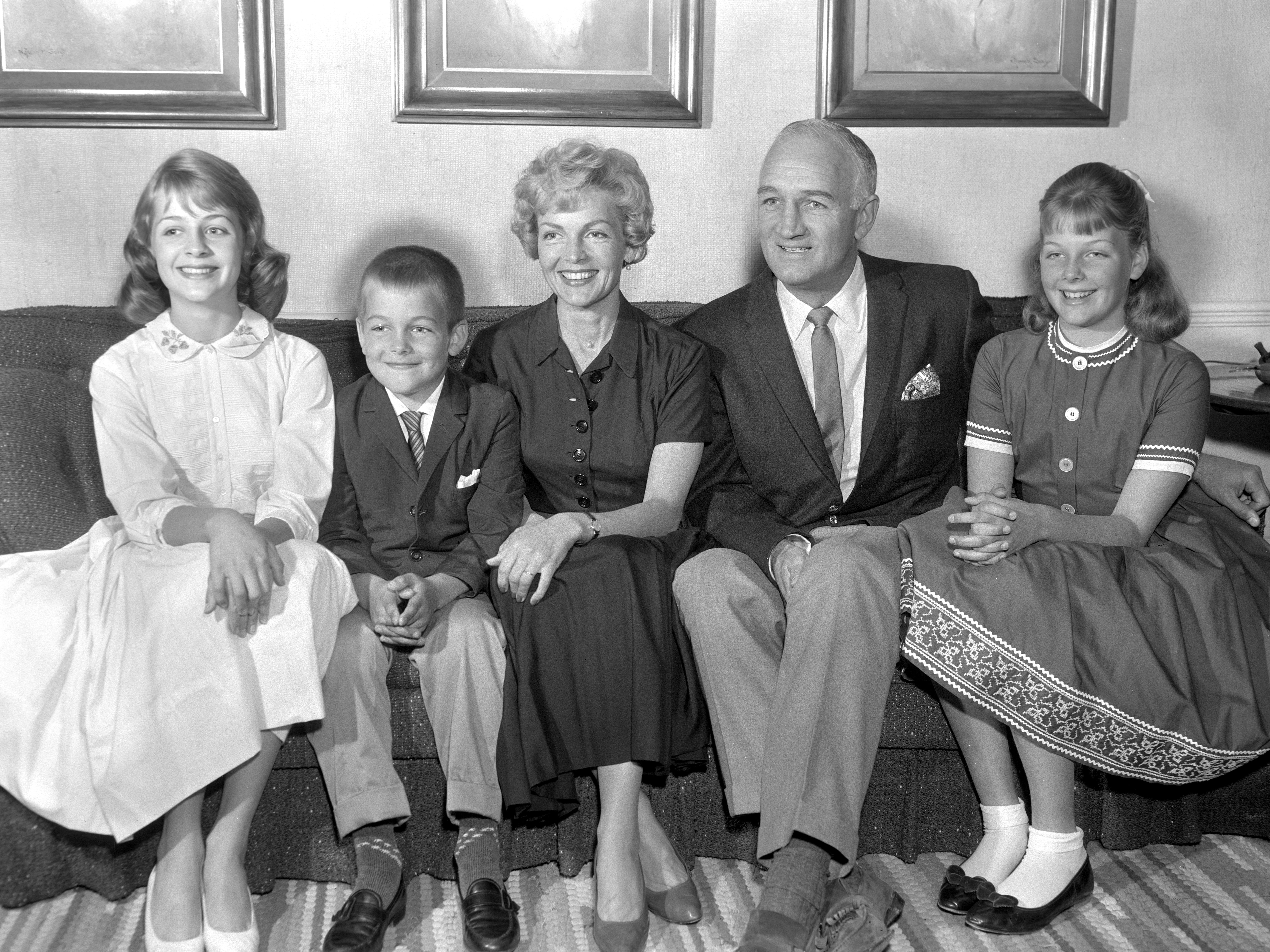 LOS ANGELES - APRIL 12: Tom Harmon, retired professional football player, and a KNX / CBS sportscaster, at home with family. | Source: Getty Images