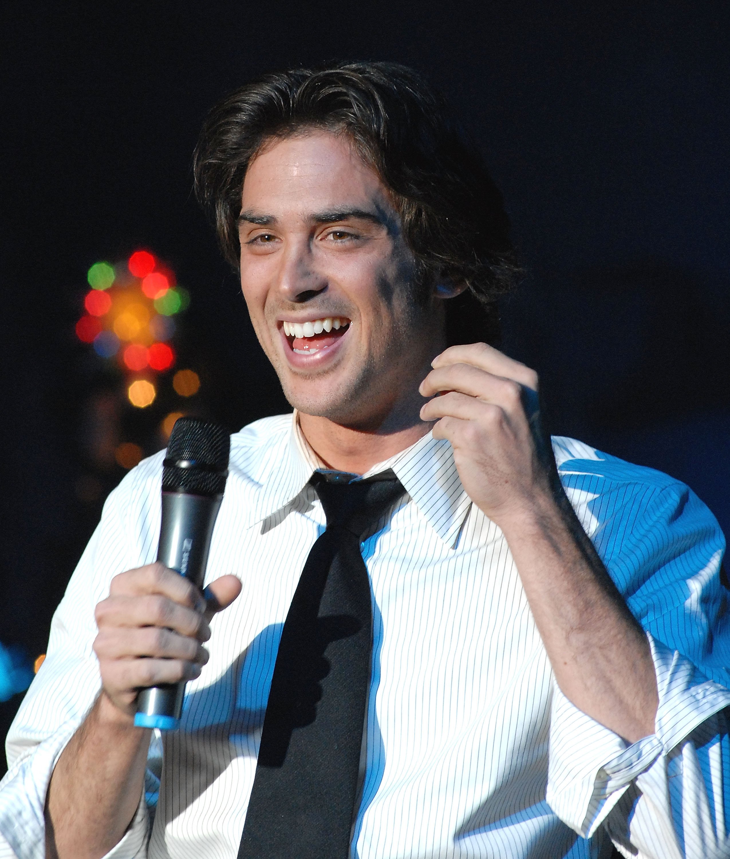 Stephen Blosil during the Marie Osmond's Magic of Christmas show on December 1, 2007, in New Jersey | Source: Getty Images