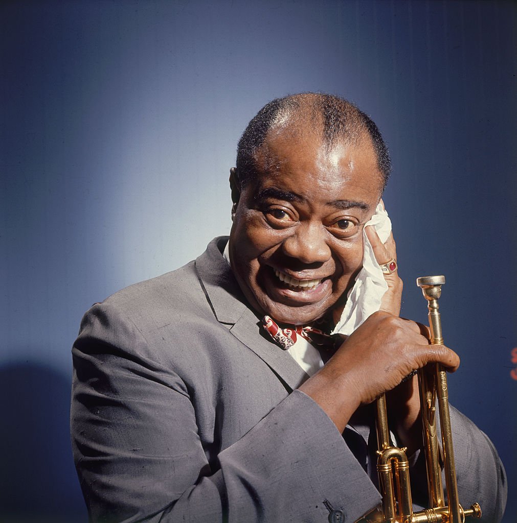 Portrait of American jazz musician Louis Armstrong taking at Atlantic City, New Jersey, in 1965. | Photo: Getty Images 