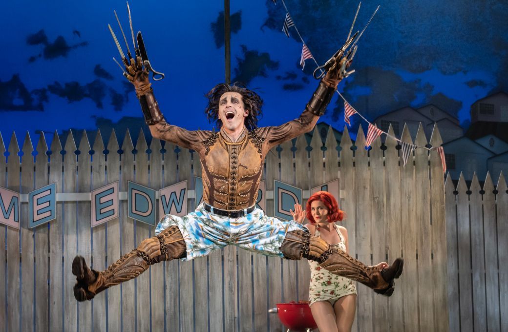 Liam Mowers as Edward Scissorhands and Stephanie Billers as Joyce Munroe in <i>Edward Scissorhands</i> &copy; Johan Persson