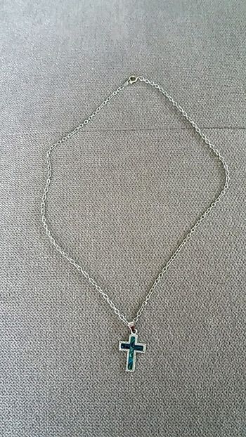 Collier avec croix