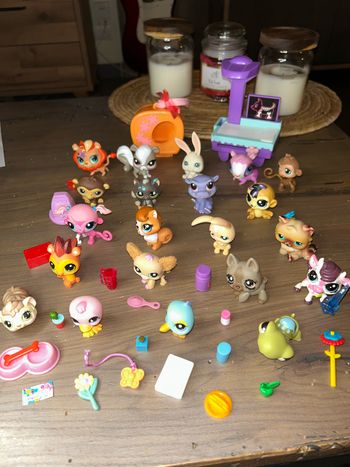 Lot littlest pet shop