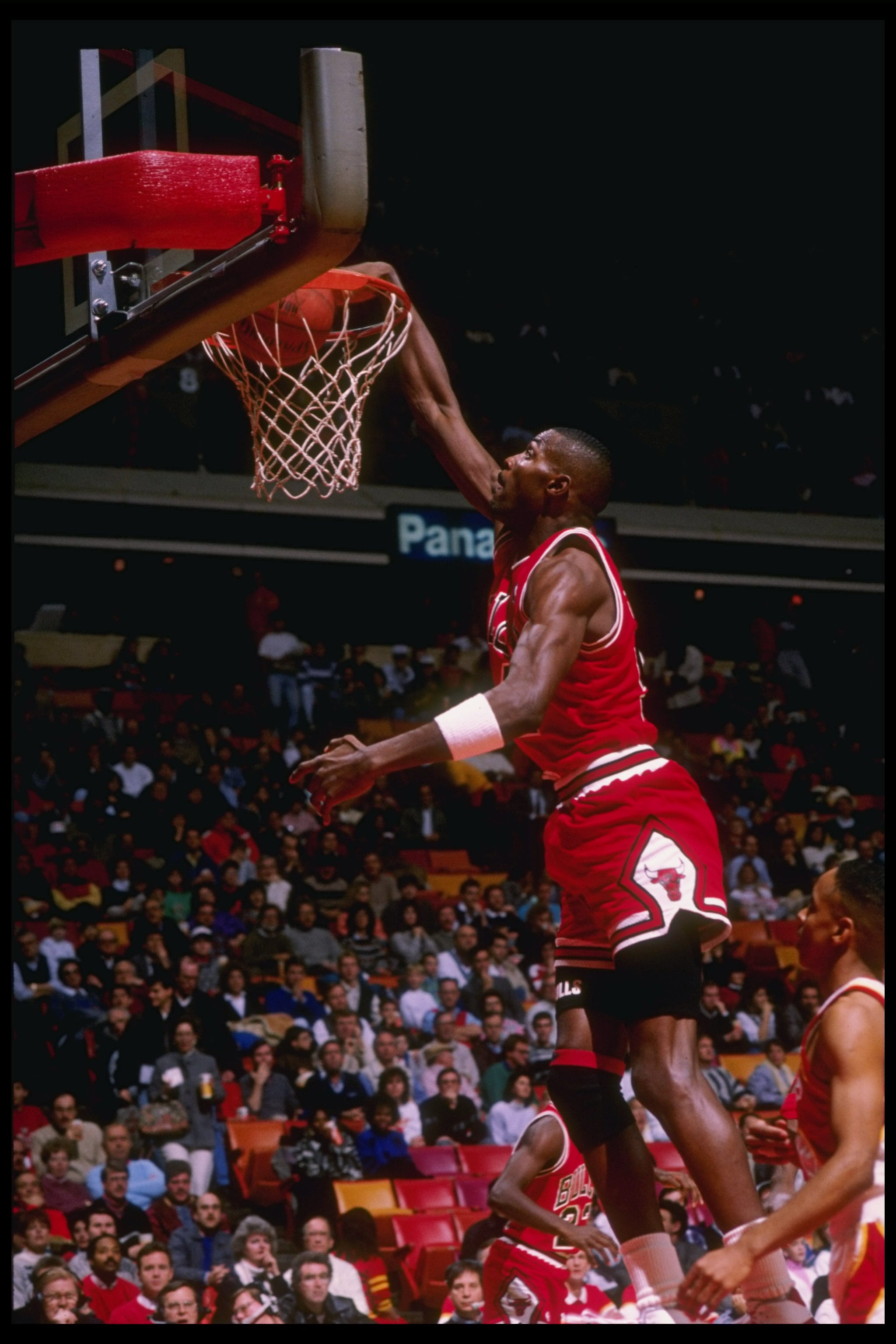 1989-1990:  Forward Horace Grant of the Chicago Bulls slam dunks during a game against the Atlanta Hawks at The Omni in Atlanta, Georgia. Mandatory Credit: Rick Stewart  /Allsport