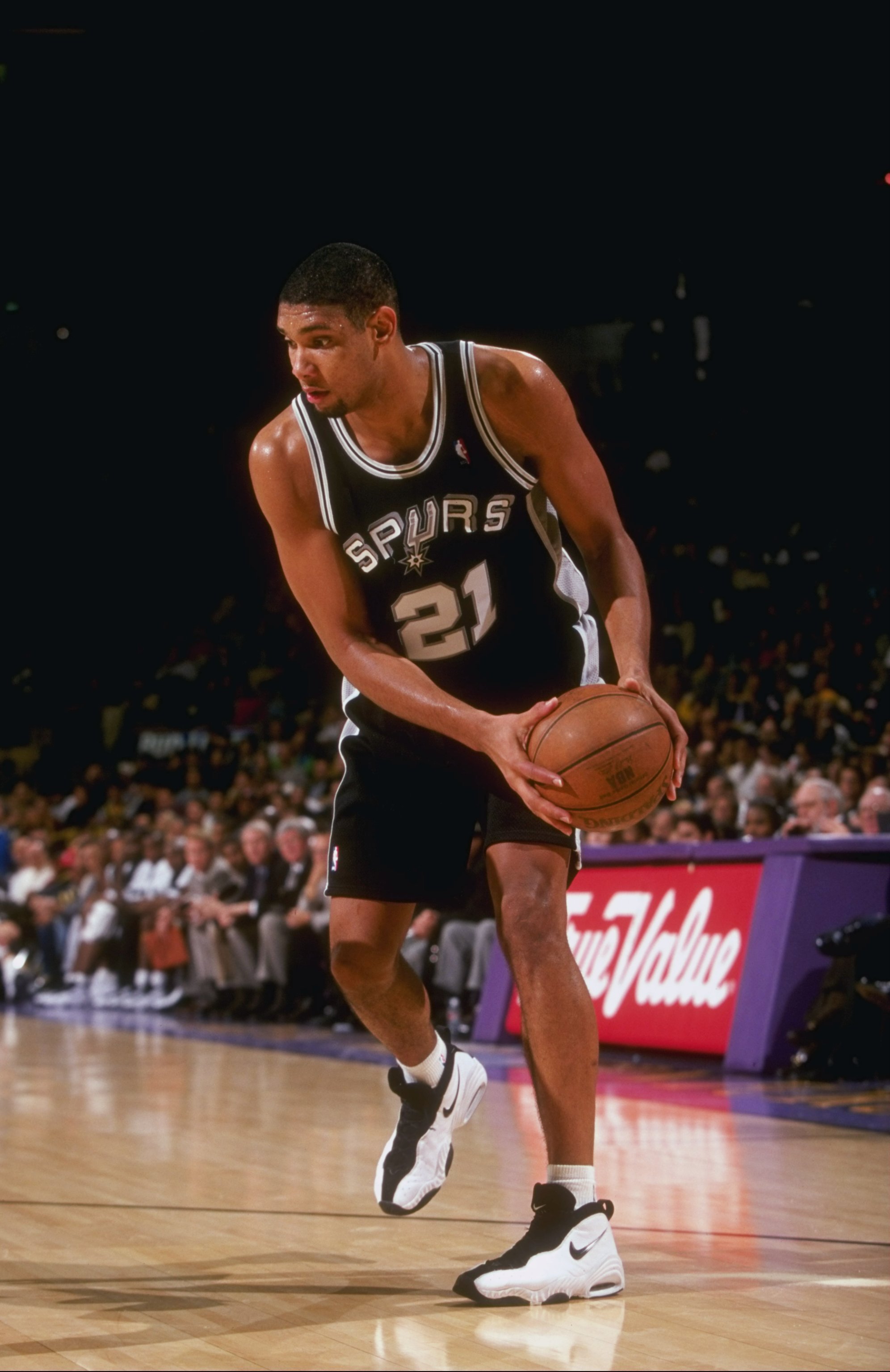 5 Dec 1997:  Center Tim Duncan of the San Antonio Spurs moves the ball during a game against the Los Angeles Lakers at the Great Western Forum in Inglewood, California.  The Lakers won the game, 98-88. Mandatory Credit: Todd Warshaw  /Allsport