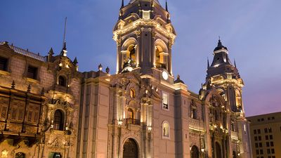 Catedral at night on Plaza de Armas (also known as plaza mayor) Lima, Peru.