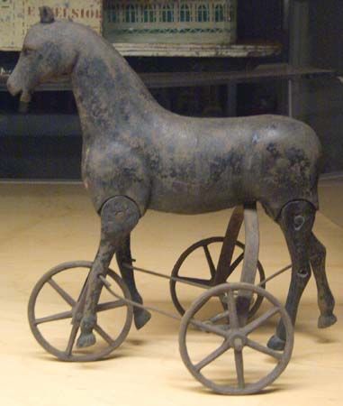 toy walking horse