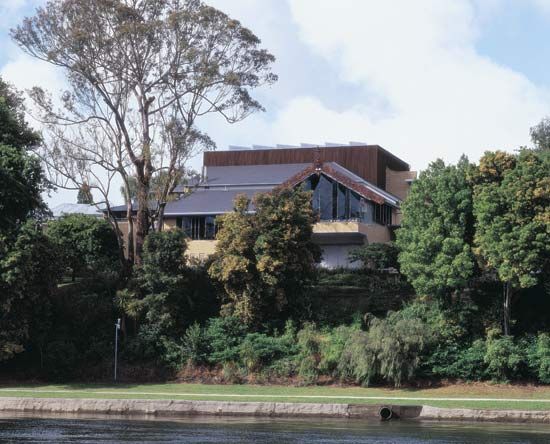 New Zealand: Waikato Museum