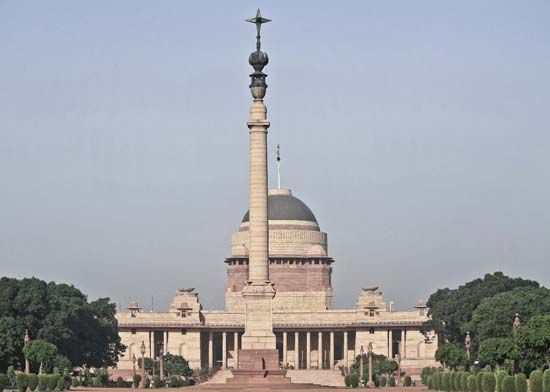 Rashtrapati Bhavan and the Jaipur Column