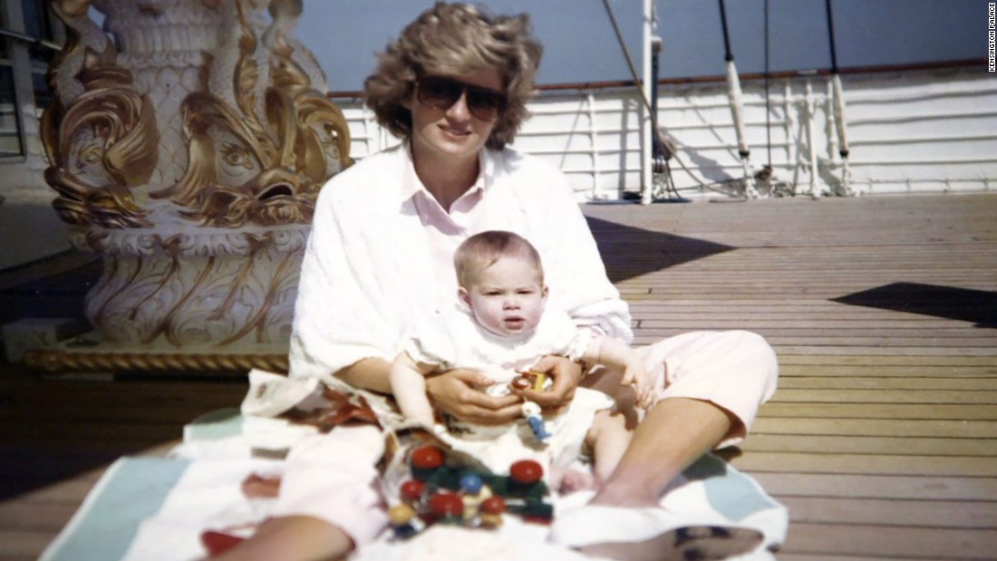 Princess Diana's unseen family photos revealed - CNN