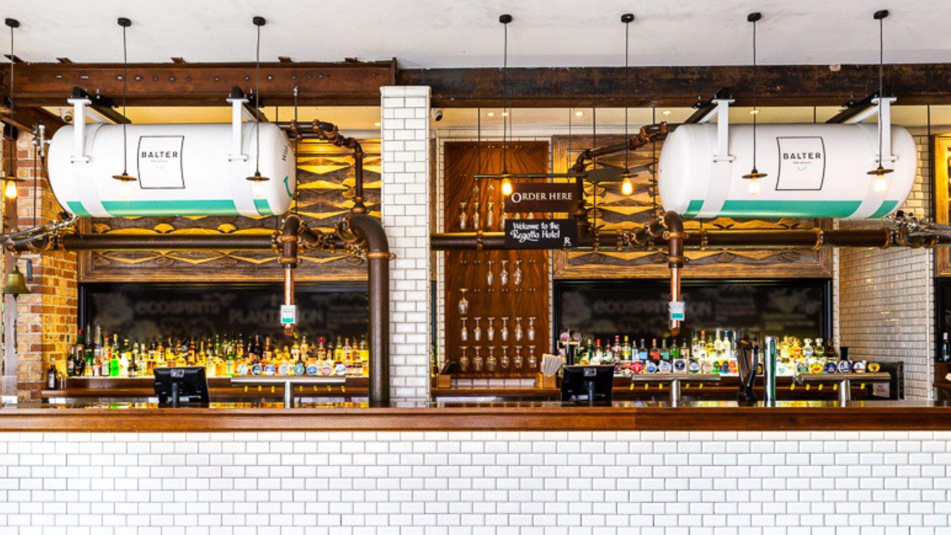 The bar at The Boathouse in Brisbane - Regatta Hotel