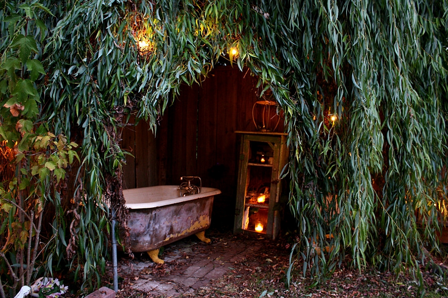 Natural canopy offers the perfect spot for an outdoor bath [From: Shannon Malone]