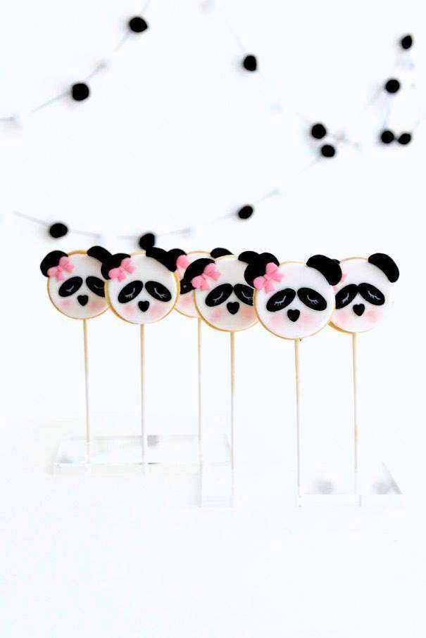 Panda cookie pops