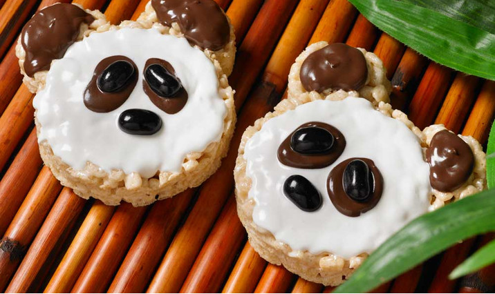 Panda marshmallow treats