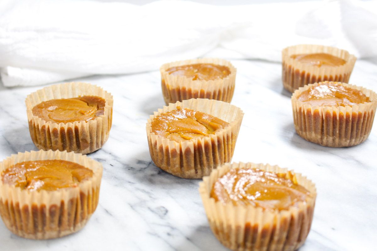 Mini pumpkin pies bake