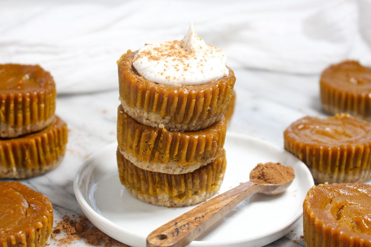 Mini pumpkin pies desert