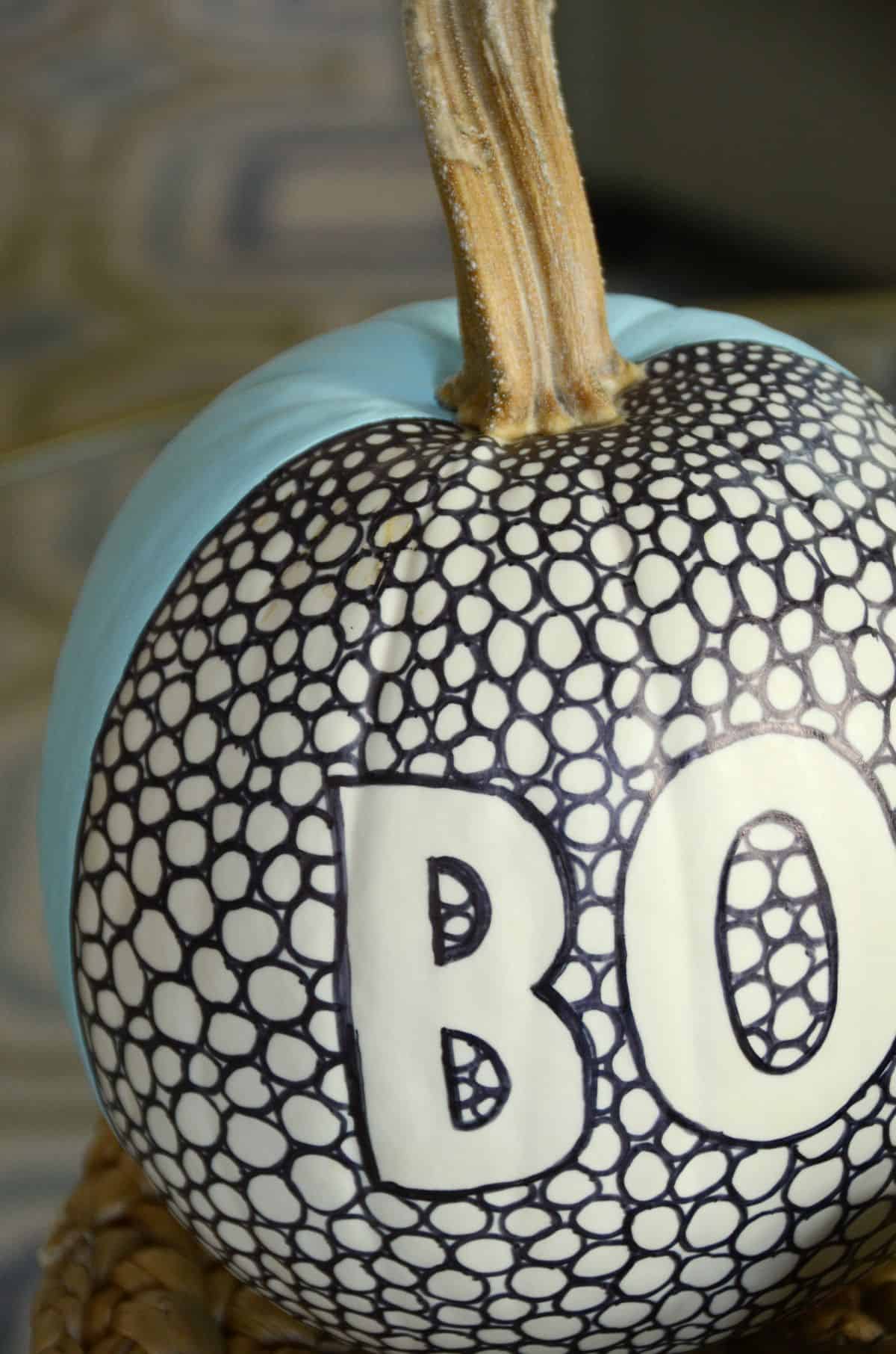 Diy black and white patterned pumpkin decor