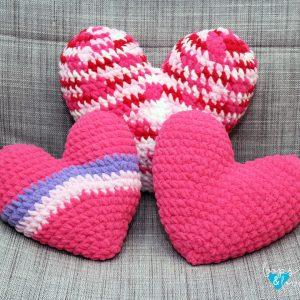 Free Crochet Heart Pillows Pattern