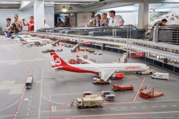 Miniatur Wunderland A Miniature Airport In Germany Will Astound You