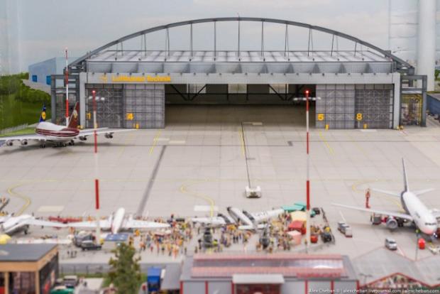 Miniatur Wunderland A Miniature Airport In Germany Will Astound You