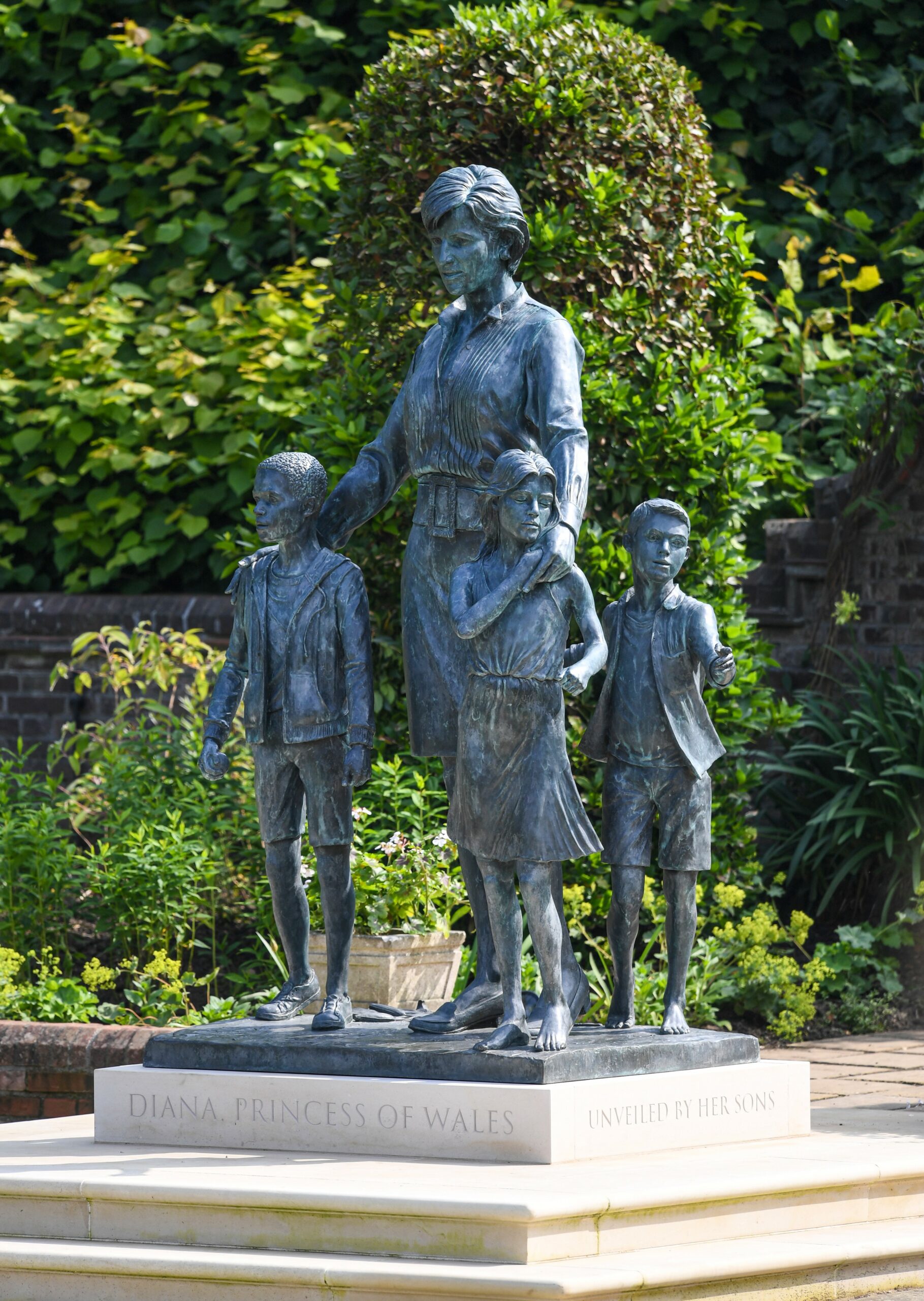 Princess Diana Statue In London