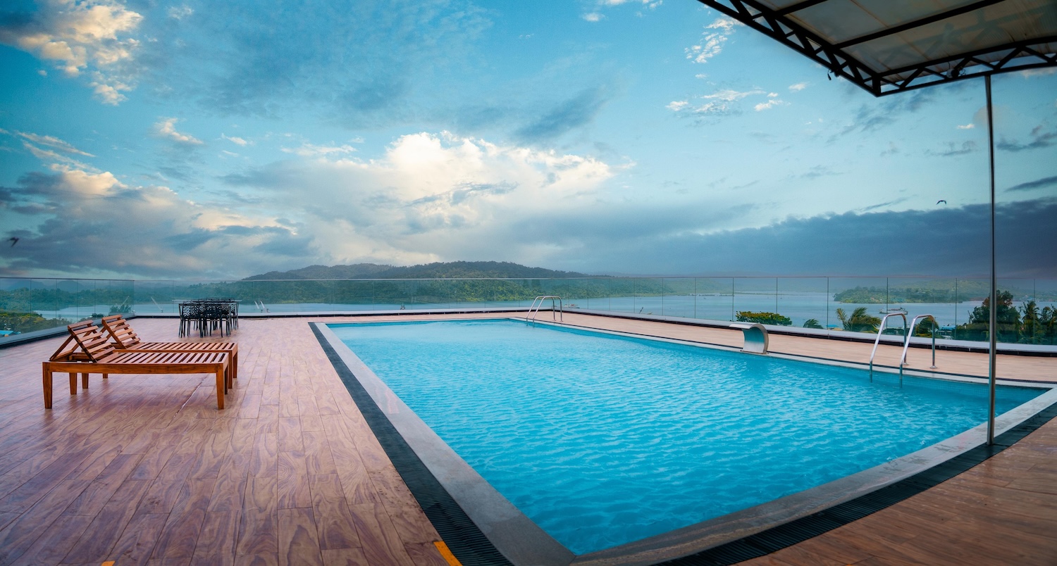 Hilltop Bay View (Rooftop Pool & Sea View Property) 