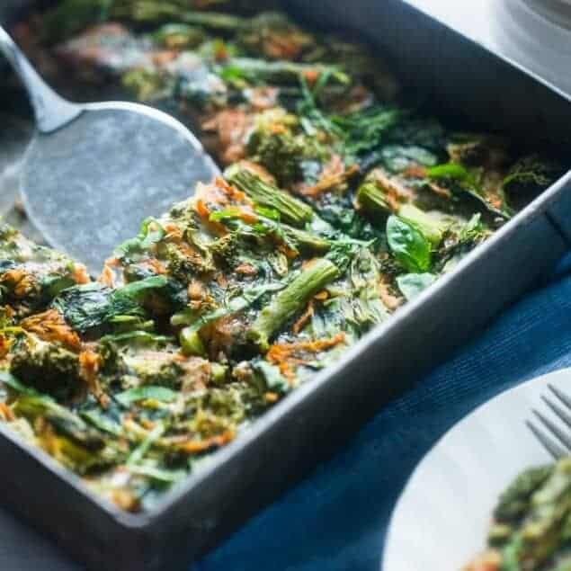 Gluten Free Spring Veggie Sausage Breakfast Casserole - This easy, overnight gluten free breakfast casserole is loaded with seasonal veggies and is only 175 calories! Perfect for Easter or spring brunches! | Foodfaithfitness.com | @FoodFaithFit