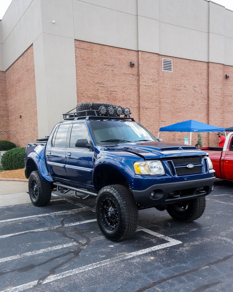 Lifted Ford Explorer Sport Trac - Automotive Photography on Fstoppers image.