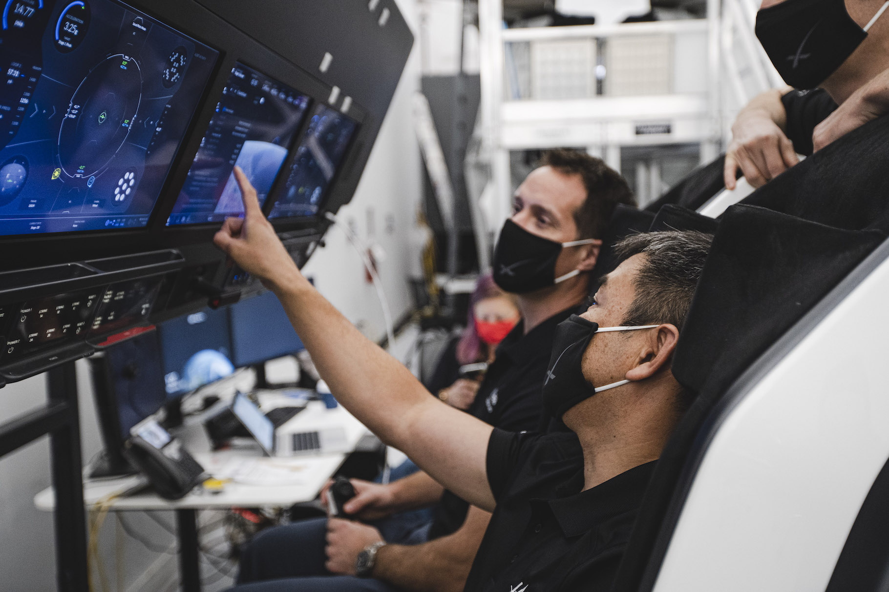 Contrôle des éléments via le tableau de bord tactile. ©Nasa/SpaceX