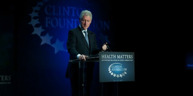 Bill Clinton intră în arena electorală pentru susţinerea Kamalei Harris