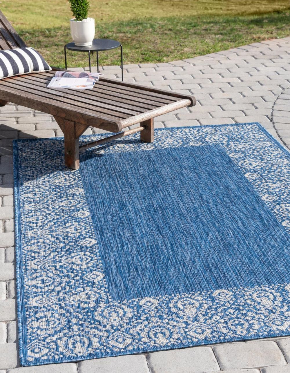 Modern blue and white pattern outdoor rug