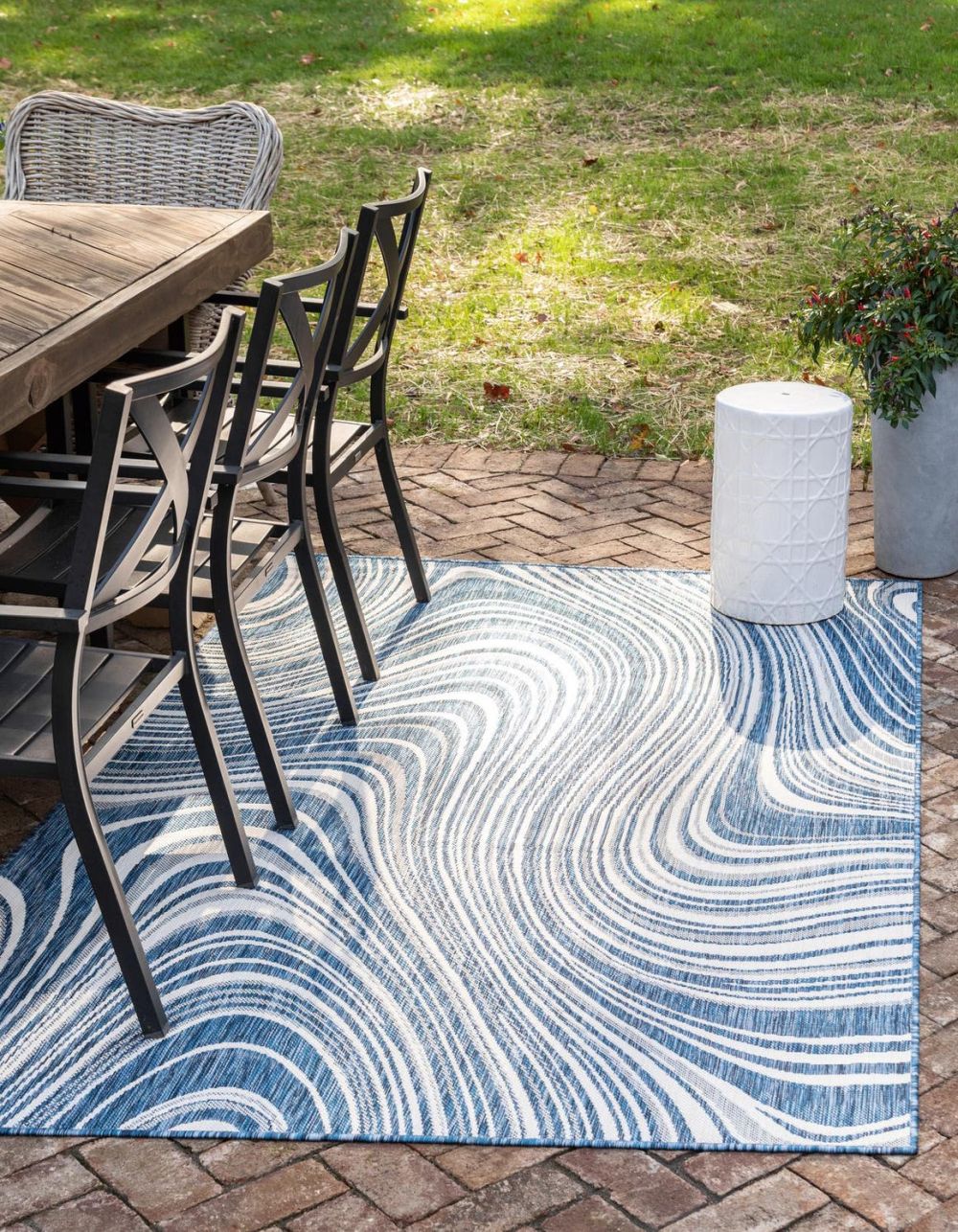 Modern blue and white pattern outdoor rug