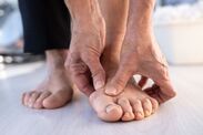 feet symptoms diabetes