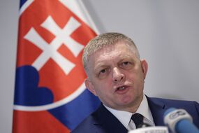 eu civil war slovakia threatens leave