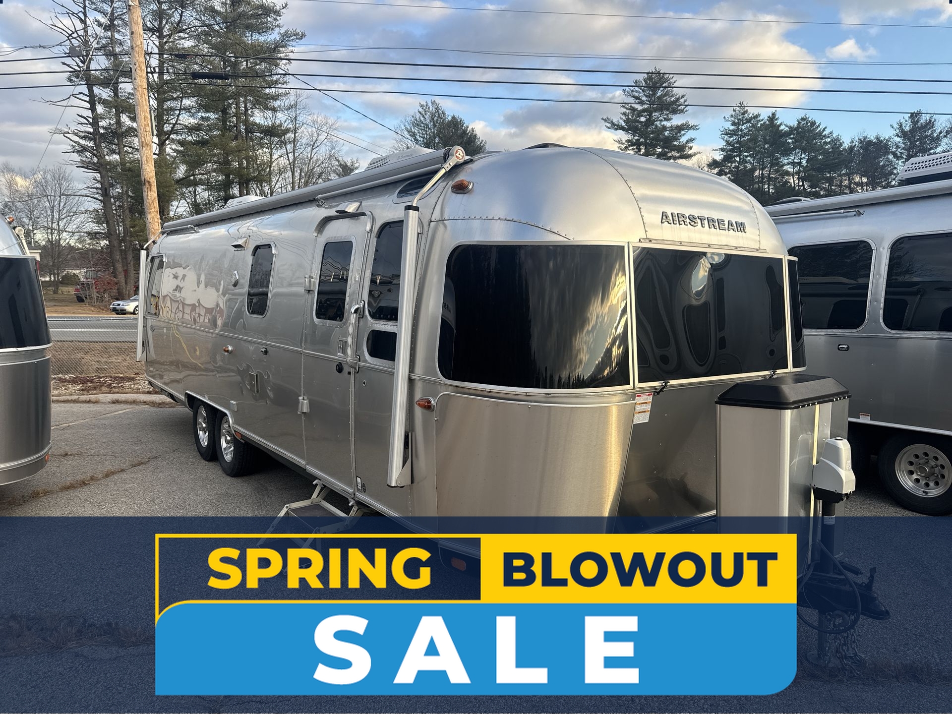 Used 2017 Airstream RV Classic 30 Photo