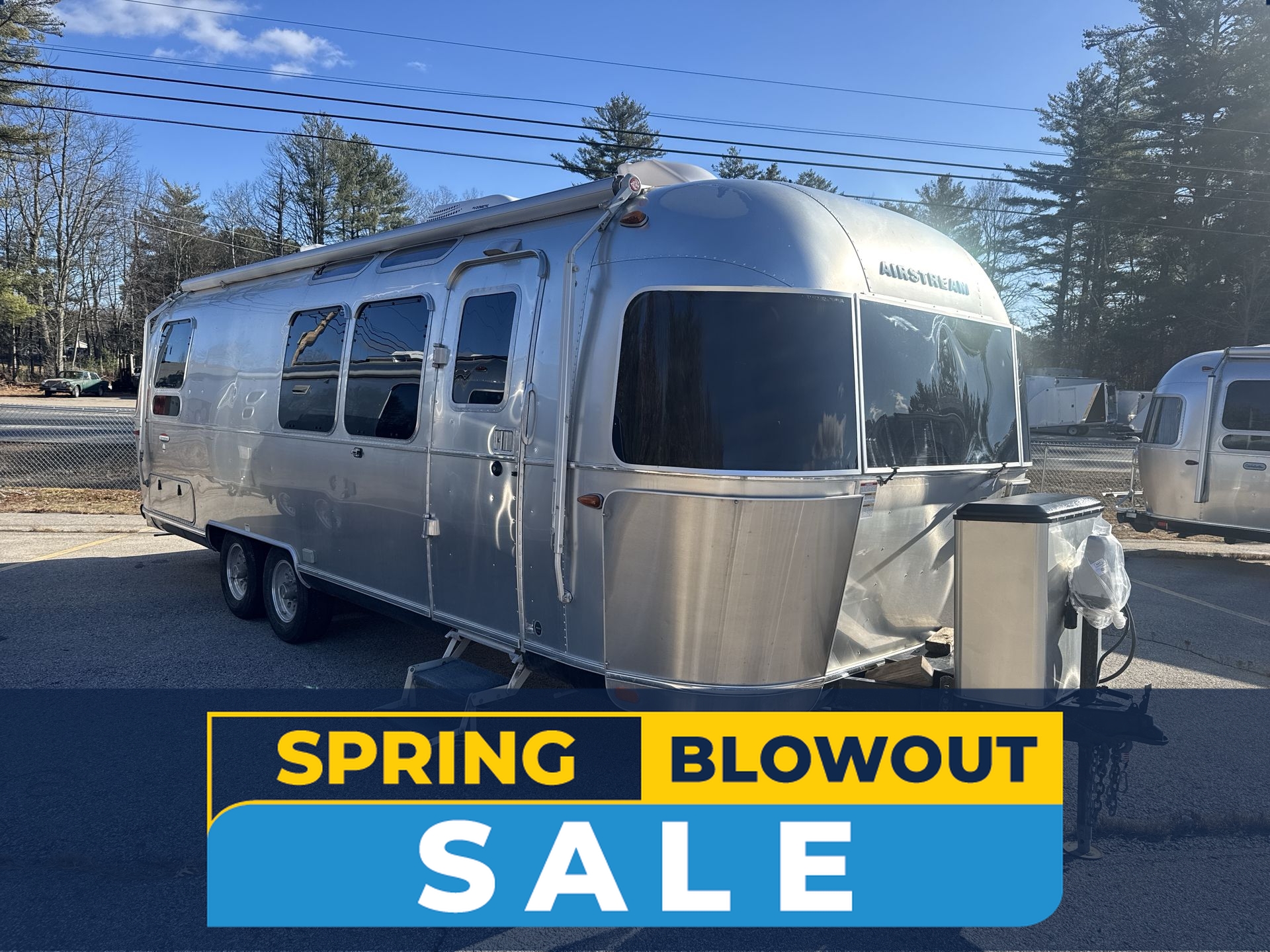 Used 2017 Airstream RV International Serenity 28 Twin Photo