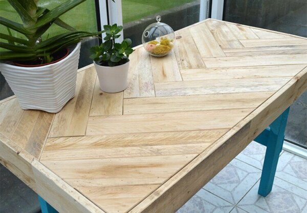 pallet table