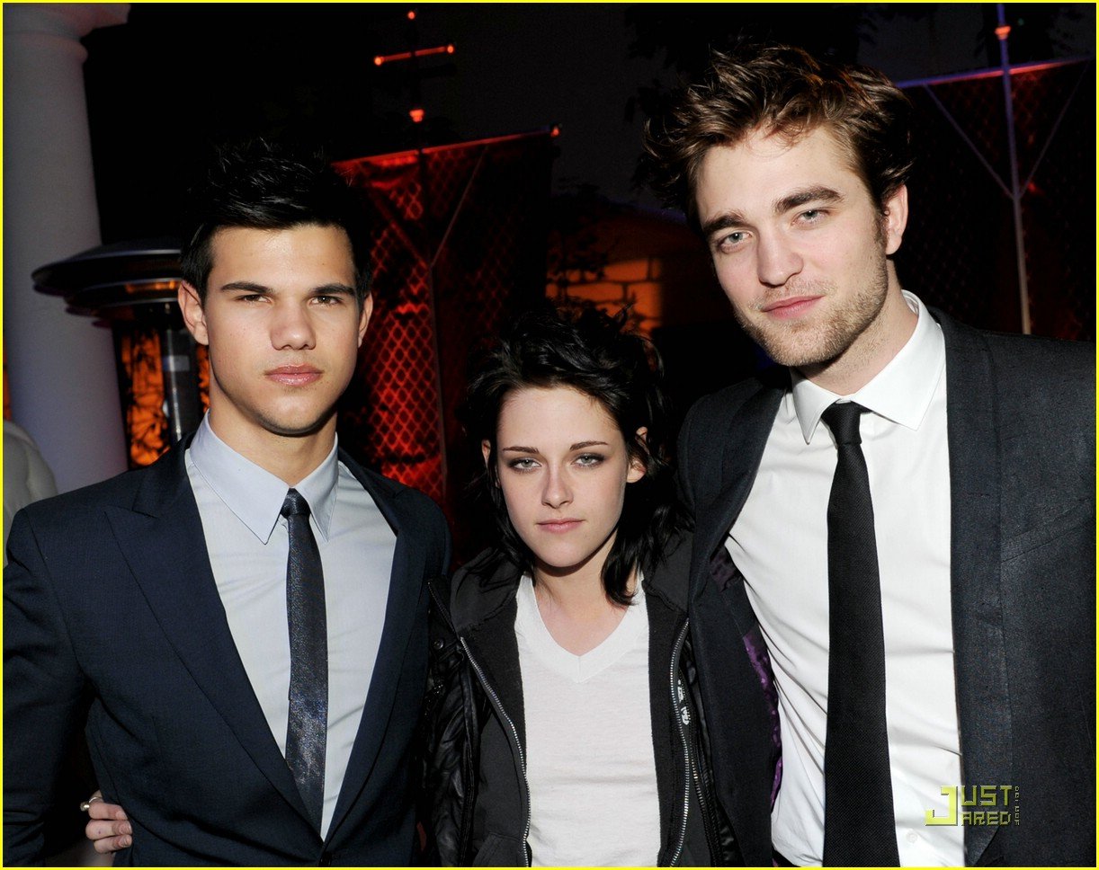 Full Sized Photo of kristen stewart family proud 11 | Kristen Stewart ...