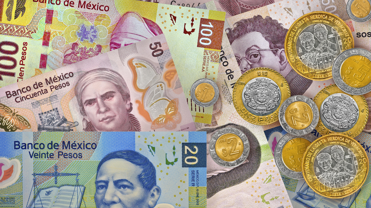 Peso mexicano registra mínimo histórico y se acerca a los 25 por dólar