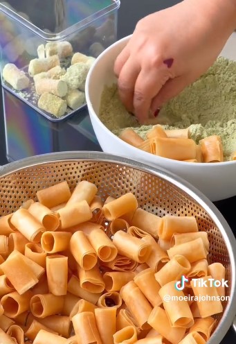 Kuih Batang Baru Mesti Tak Pernah Dengar Kan? Guna Kulit Popia Je Senang!