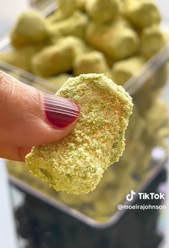 Kuih Batang Baru Mesti Tak Pernah Dengar Kan? Guna Kulit Popia Je Senang!